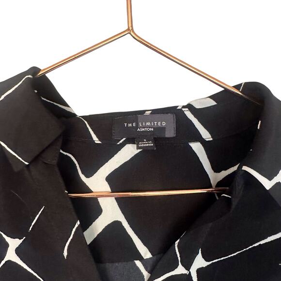 The limited Ashton collared dress size small - Picture 3 of 6